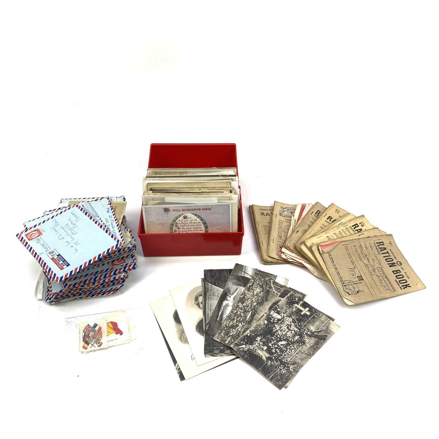 Lot 914 - Postcards - Military WWI.