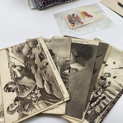 Lot 914 - Postcards - Military WWI.