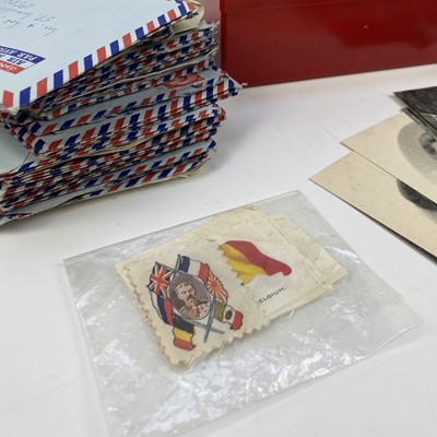 Lot 914 - Postcards - Military WWI.