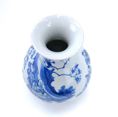 Lot 174 - A Chinese blue and white porcelain bottle vase, 17th century style.