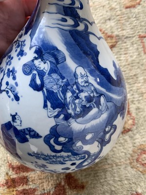 Lot 174 - A Chinese blue and white porcelain bottle vase, 17th century style.