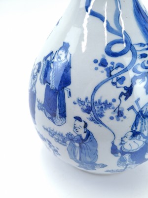 Lot 174 - A Chinese blue and white porcelain bottle vase, 17th century style.