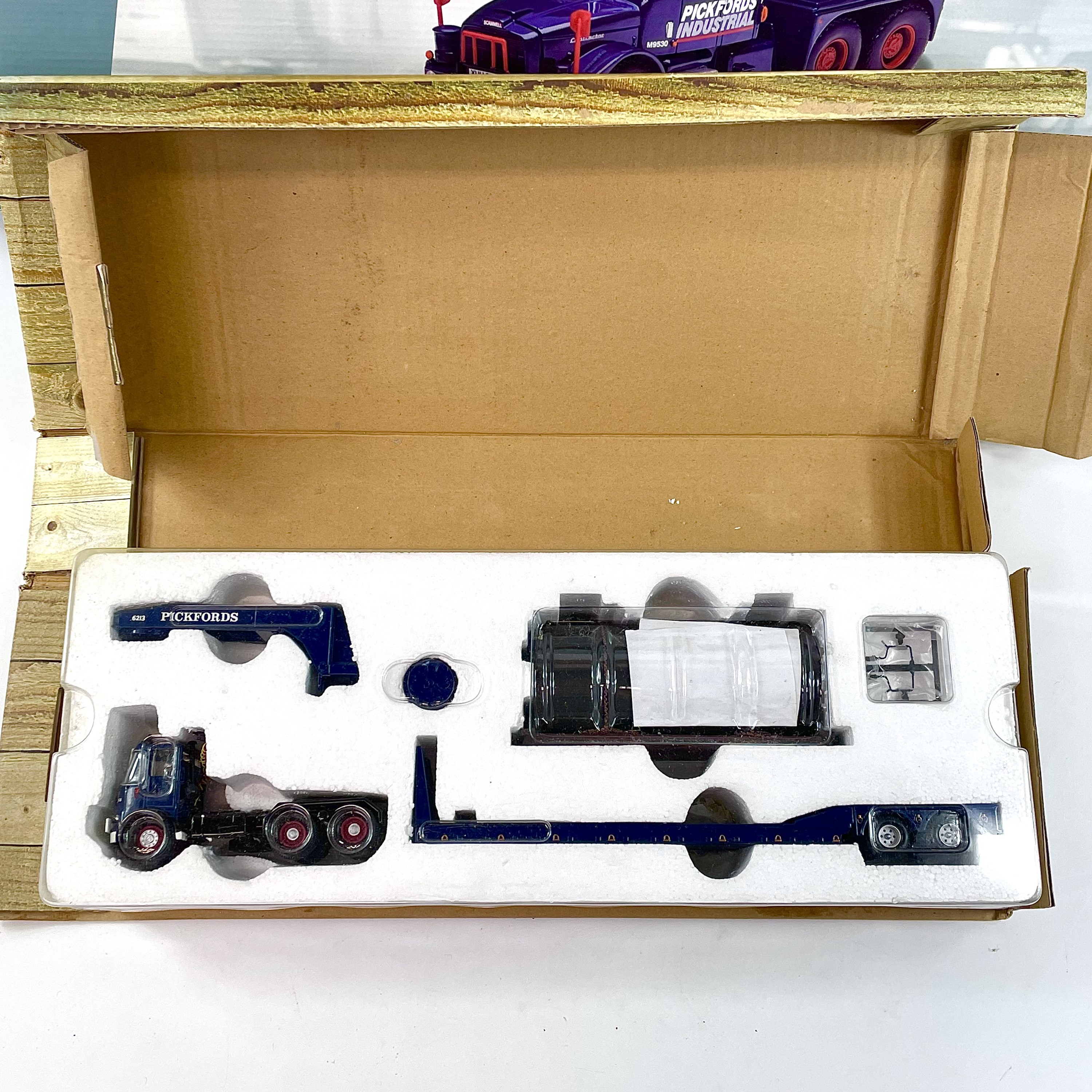 Camion 1:43 PICKFORDS Corgi (D'occasion) à St-imier pour CHF 50 – avec