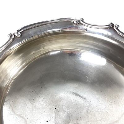 Lot 92 - An Edwardian silver large punch bowl.