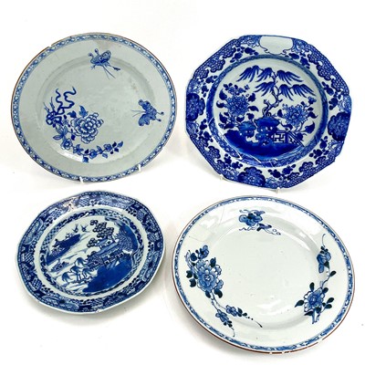 Lot 342 - A Chinese blue and white octagonal soup plate, 18th century.