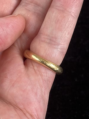Lot 398 - Cartier - An 18ct gold cultured pearl set ring.
