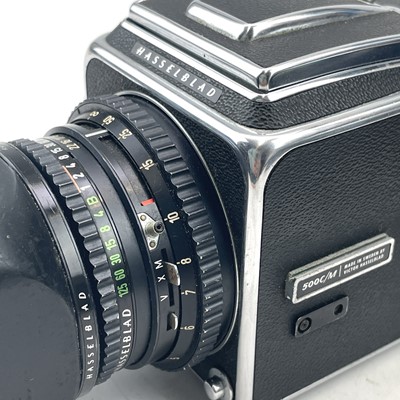 Lot 35 - A Hasselblad 500C/M 1974 serial number UI...