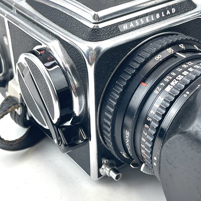 Lot 35 - A Hasselblad 500C/M 1974 serial number UI...