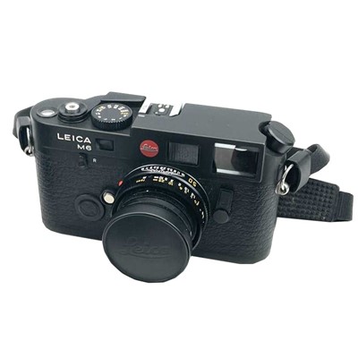 Lot 58 - A Leica M6 TTL black serial number 2497046...