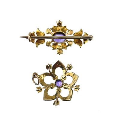 Lot 186 - A Victorian 15ct gold amethyst and seed pearl set brooch.