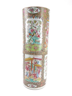 Lot 2 - A large Chinese Canton porcelain umbrella stand, 19th century