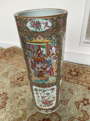 Lot 2 - A large Chinese Canton porcelain umbrella stand, 19th century