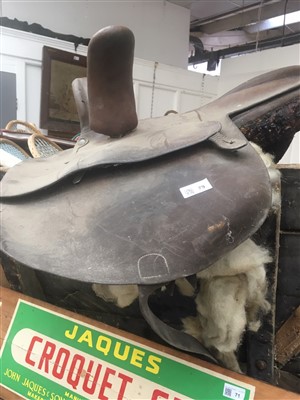Lot 79 - A leather side saddle.