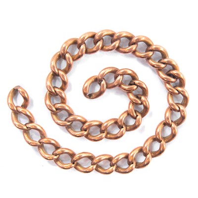 Lot 87 - A 9ct rose gold (tested) curb link chain.
