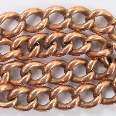 Lot 87 - A 9ct rose gold (tested) curb link chain.