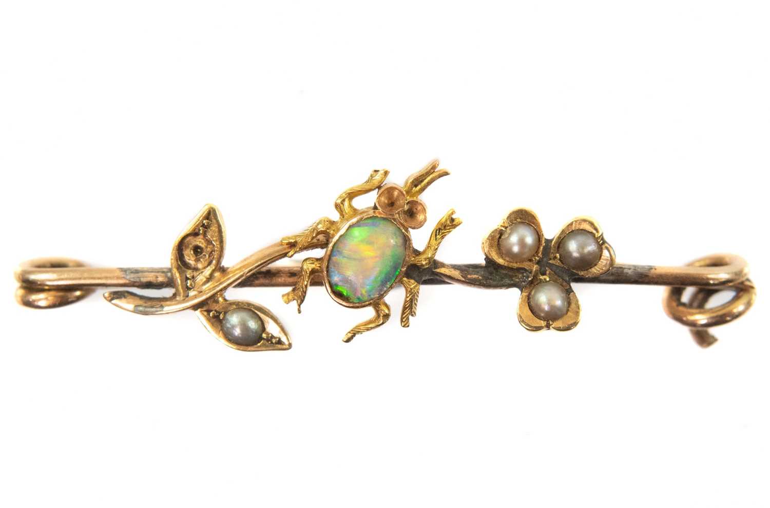 Lot 112 - A Victorian gold pin brooch.