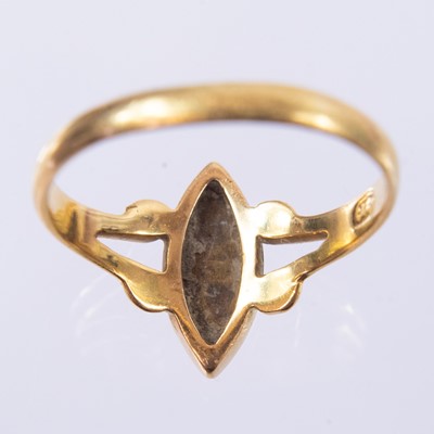 Lot 73 - An 18ct gold ring with navette head.