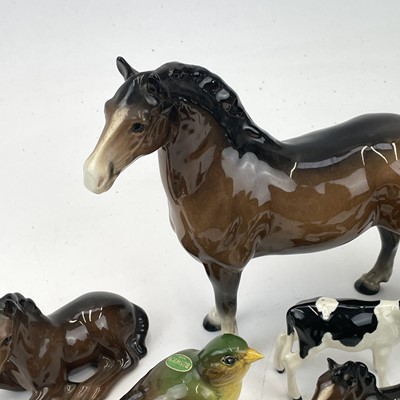 Lot 887 - A Beswick pottery horse height 19cm together...