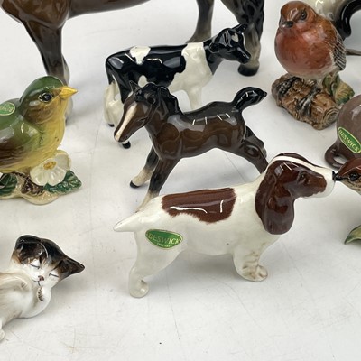 Lot 887 - A Beswick pottery horse height 19cm together...