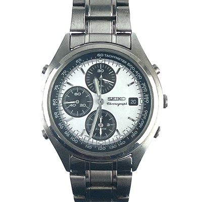 Lot 311 - A Seiko Chronograph quartz stainless steel gentleman's bracelet wristwatch.