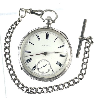 Lot 371 - A Waltham silver cased key wind pocket watch