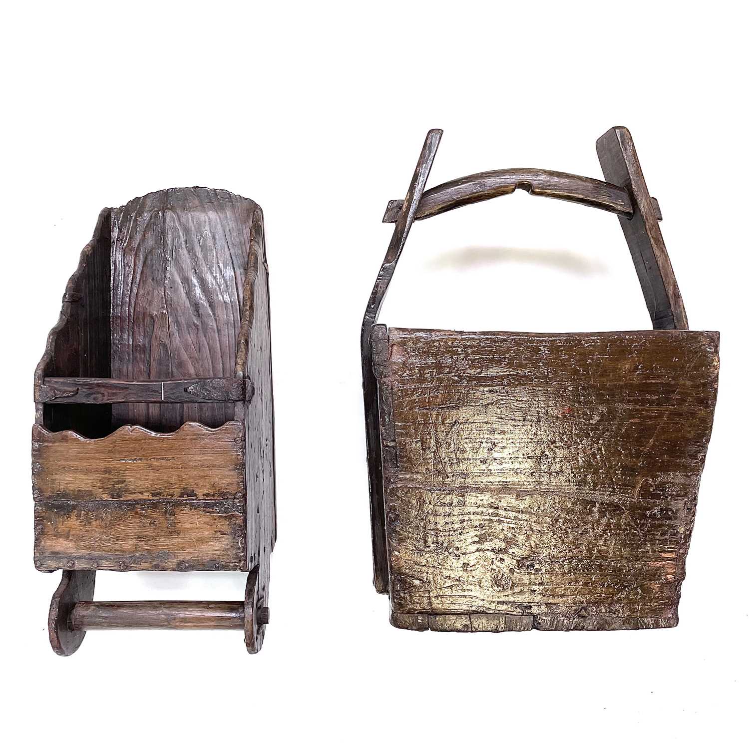 Lot 58 - A pine grain scoop and a pine rice bucket.