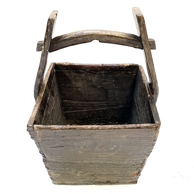 Lot 58 - A pine grain scoop and a pine rice bucket.