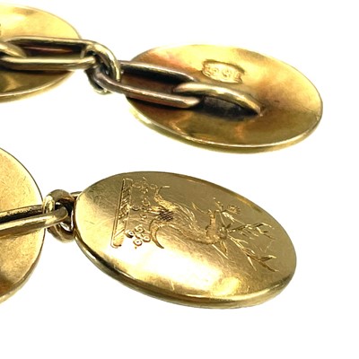 Lot 195 - A pair of 18ct gold cufflinks.