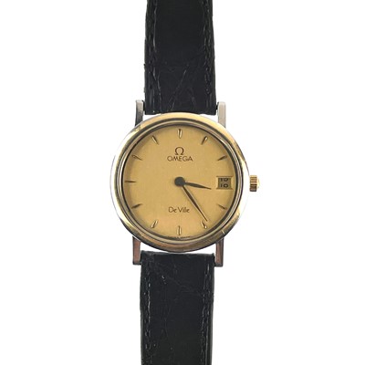 Lot 323 - An Omega ladies quartz wristwatch.