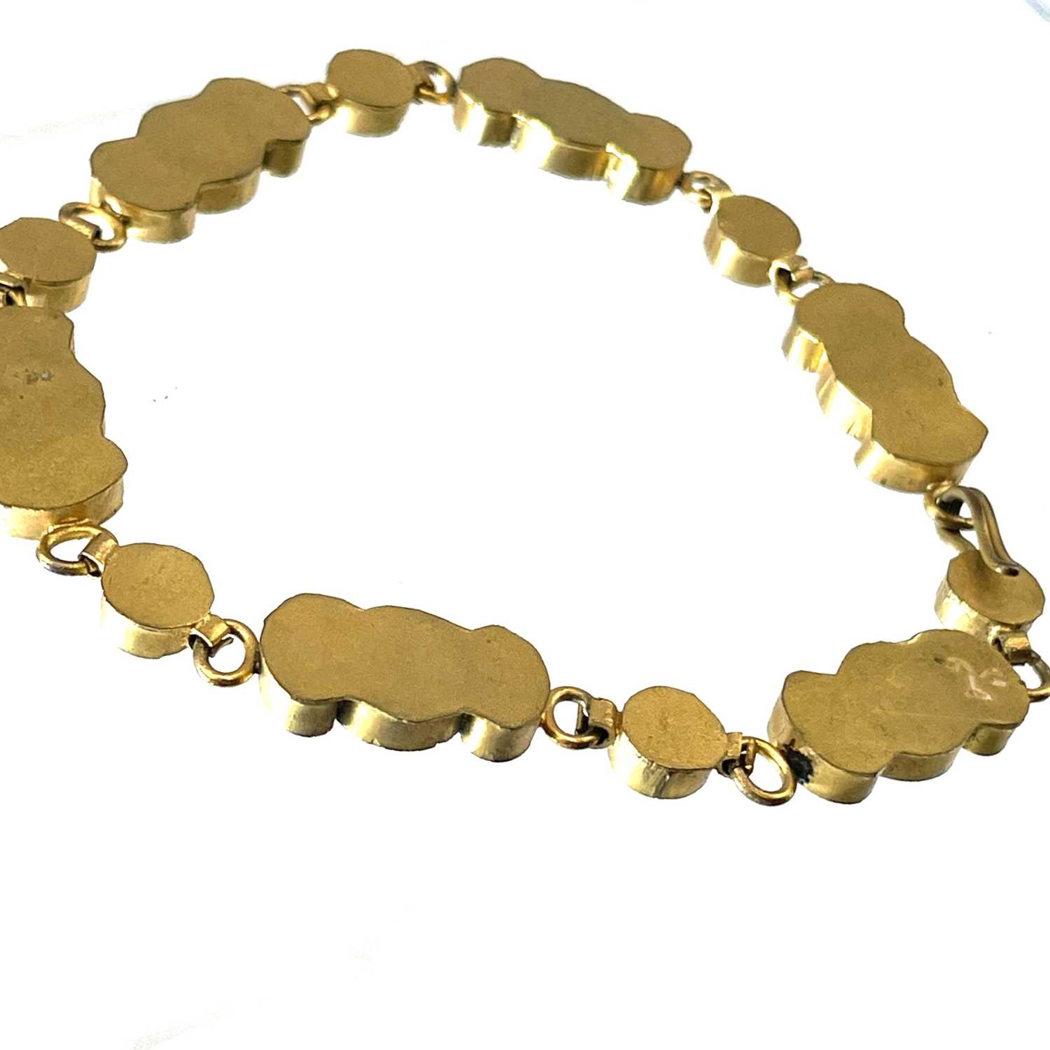 Lot 264 Victorian costume jewellery,