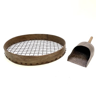 Lot 179 - A late Victorian ash sieve