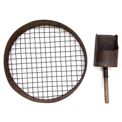 Lot 179 - A late Victorian ash sieve