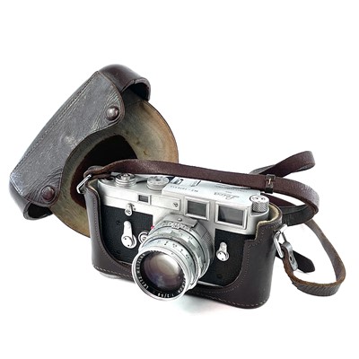 Lot 163 - A Leica Rangefinder M3 (Chrom-SS) chrome 1963...