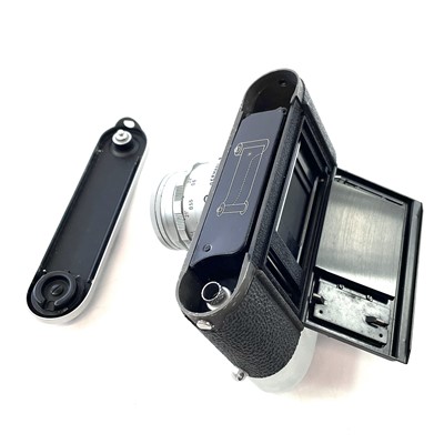 Lot 163 - A Leica Rangefinder M3 (Chrom-SS) chrome 1963...