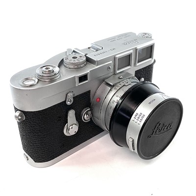 Lot 163 - A Leica Rangefinder M3 (Chrom-SS) chrome 1963...