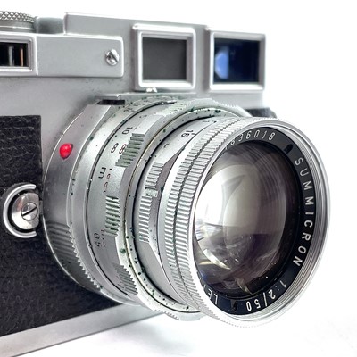 Lot 163 - A Leica Rangefinder M3 (Chrom-SS) chrome 1963...