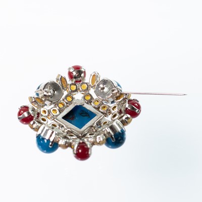 Lot 411 - 1960's Christian Dior costume brooch.