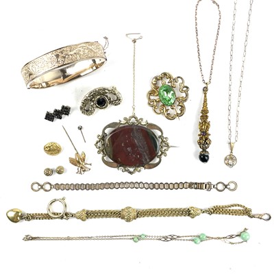Lot 280 - A collection of gold plated costume jewellery