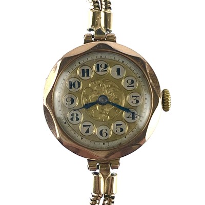 Lot 340 - A 9ct gold cased manual wind ladies wristwatch.