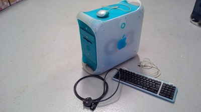 Lot 32 - APPLE, Power Mac G3 along with Keyboard and Mouse