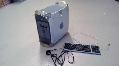 Lot 34 - APPLE Power Mac G4, with Keyboard