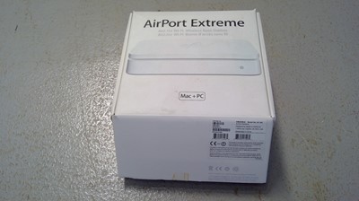 Lot 33 - APPLE AirPort Extreme, 802.11 WIFI WIRELESS...