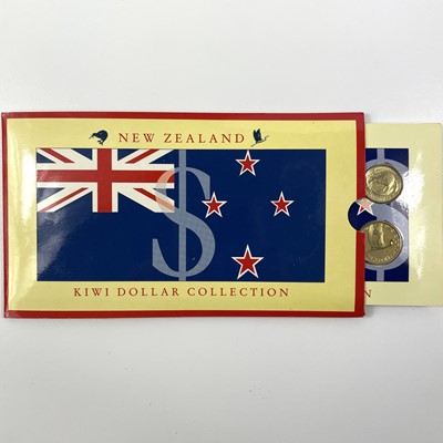 Lot 132 - New Zealand Uncirculated Bank Note and Coin Sets (x5) Including Lord of the Rings interest.