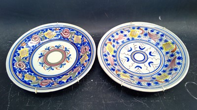 Lot 88 - Two chargers, 35cm in diameter.