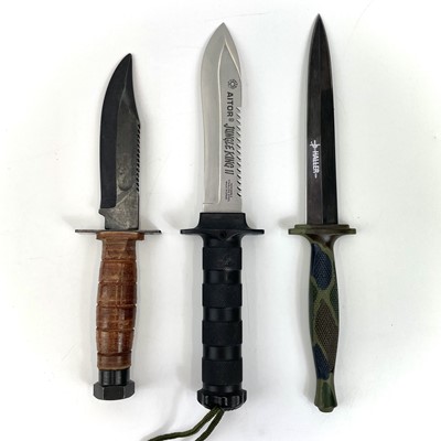 Lot 207 - A US style special forces dagger, the blade...