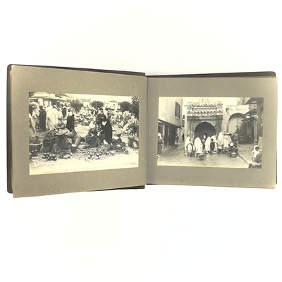 Lot 76 - Photo albums.