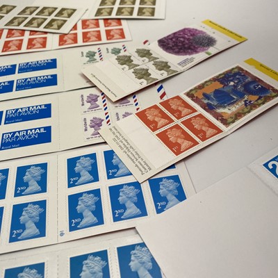 Lot 421 - Great Britain Mint Decimal Machin Head Definitive Stamps in Booklets.