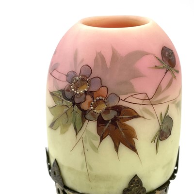 Lot 897 - A Webbs Queens Burmese ware night light, with...