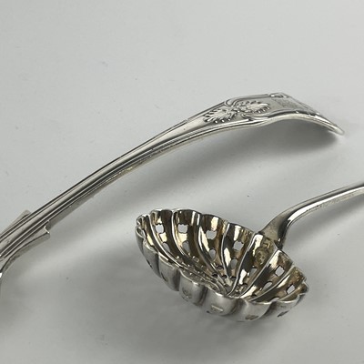 Lot 30 - A George V silver King's Pattern sauce ladle.