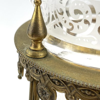 Lot 102 - A Victorian etched glass amphora shape vase,...